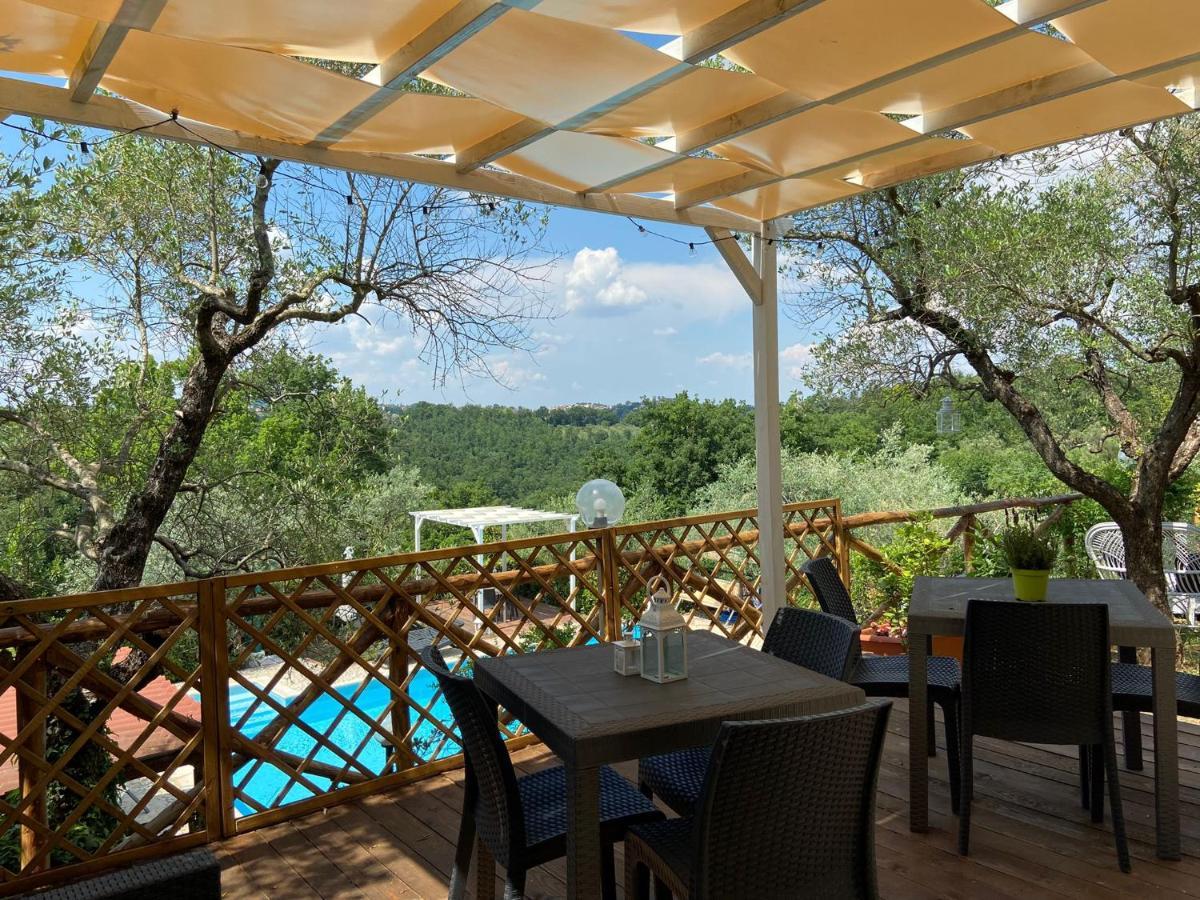 Ferienwohnung Il Poggio Degli Ulivi Collicello Exterior foto